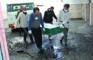 İran sınırında 2 erkek cesedi bulundu