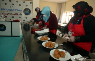 İpek Kadınlar yemek yaparak yarıştı