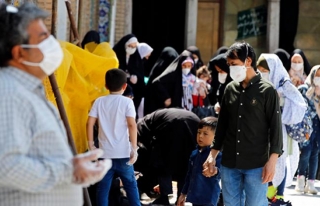 İran'da vaka sayısı yeniden artışa geçti