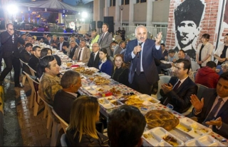 Vali Zorluoğlu, Özalp'ta vatandaşlarla iftar açtı