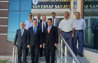 CHP'nin Van Raporu, Kılıçdaroğlu'na sunuldu.