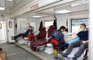 Van Büyükşehir Belediyesi personelinden kan bağışı