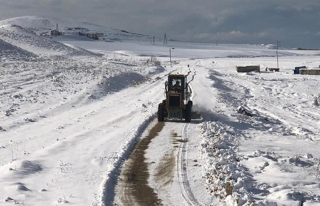 Tuşba'da hafta sonu karla mücadele çalışmaları…