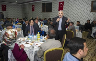 Vali Zorluoğlu, Saray'da vatandaşlarla iftar açtı