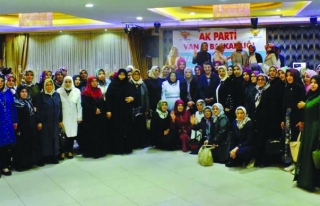 AK Parti Van İl Kadın Kolları iftarda bir araya...