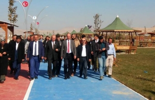 Başkan Akman: Tuşba'da çok güzel projeler hayata...
