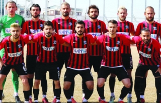 B.Vanspor'da yeni hedef play off…