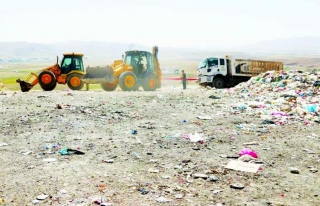 Özalp'taki vahşi çöp toplama alanında ıslah...