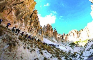 Doğasever 125 dağcı Vanadokya'yı gezdi 