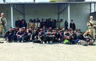 Edremit'te 106 kaçak göçmen yakalandı 