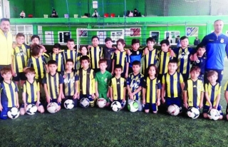 Van Fenerbahçe Futbol  Okulu umut veriyor