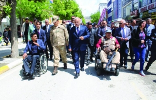 Vali Zorluoğlu: Engellilere yönelik birçok hak...