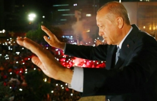 Erdoğan'dan balkon konuşması...