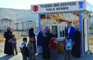 Tuşba'da halk ekmeğe büyük ilgi 