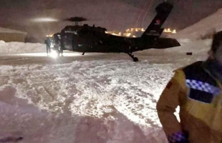 Kalp krizi geçiren polis helikopterle Van'a sevk...