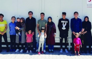 Başkale'de 14 düzensiz göçmen yakalandı
