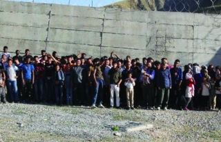 Başkale'de on günde bin 19 göçmen yakalandı
