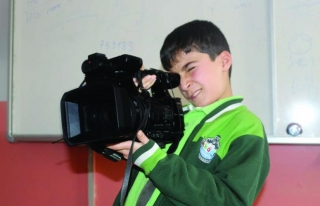 İlkokul öğrencisi kameramanlık hayalini gerçekleştiriyor