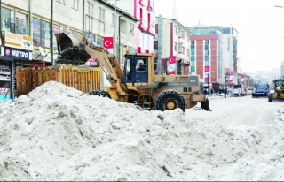 Büyükşehir Belediyesi'nden karla mücadele çalışmaları...