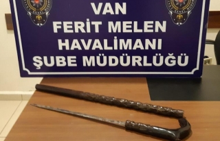 Van'da baston görünümlü kılıç ele geçirildi