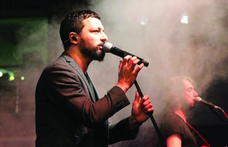 Mehmet Erdem Van'da konser veriyor