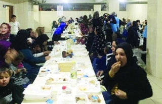 Van'daki mülteci ailelere iftar verildi