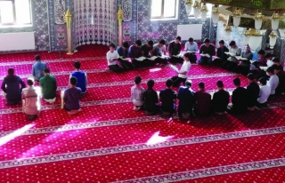 Öğrenciler'den Mehmetçiğe dualı destek 