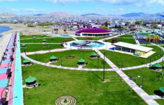 Tuşba Belediyesi'nin, '15 Temmuz Şehitler Parkı'...