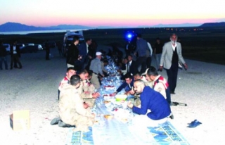 Saadet Partisi'nden çevre yolunda iftar 