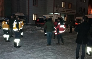 Van'daki sağlık ekipleri Elazığ'a gitti