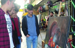 Van Şemsiyeli Sokak'ta resim sergisi açıldı 