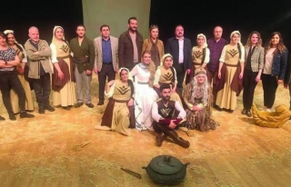Tuşba Kent Tiyatrosu İstanbul'da sahne aldı