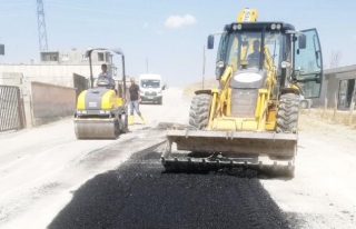Tuşba'da, asfalt çalışmaları sürüyor
