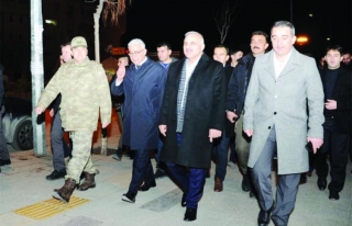 Zorluoğlu, yeni yılda nöbete giren güvenlik güçlerini...