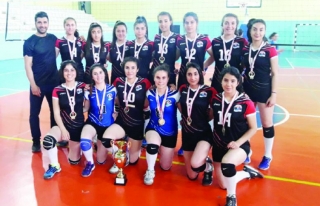 Genç kızlar Voleybol takımı Türkiye şampiyonasına...