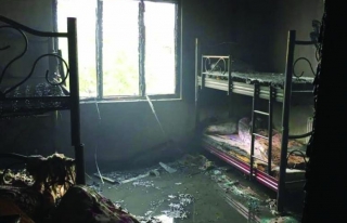 Tuşba'daki ev yangınına itfaiye müdahalesi...