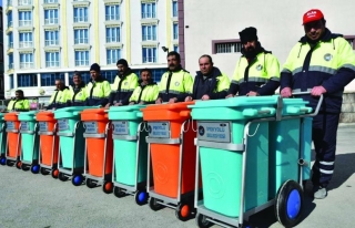 İpekyolu'nda seyyar çöp arabaları yenilendi