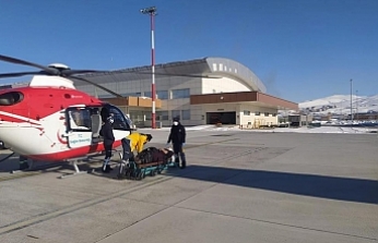 Düşük tehlikesi olan kadın ambulans helikopterle Van’a sevk edildi